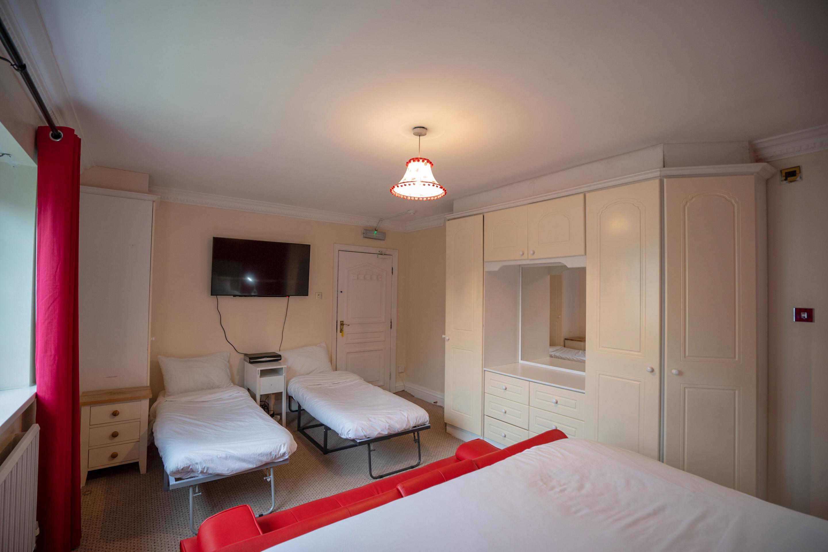 Oyo Oakcroft Guest House Manchester Airport Ringway Exterior photo