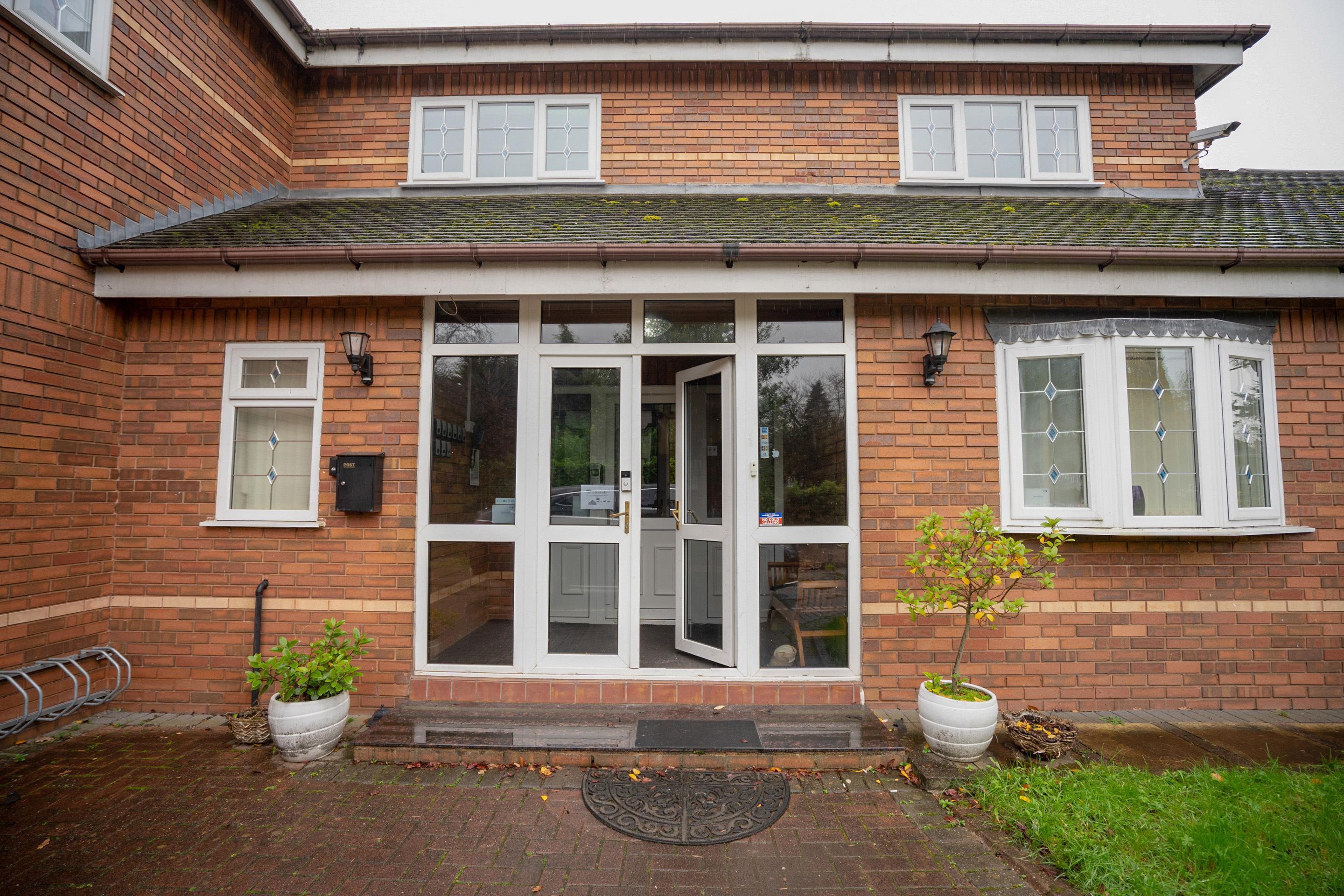 Oyo Oakcroft Guest House Manchester Airport Ringway Exterior photo